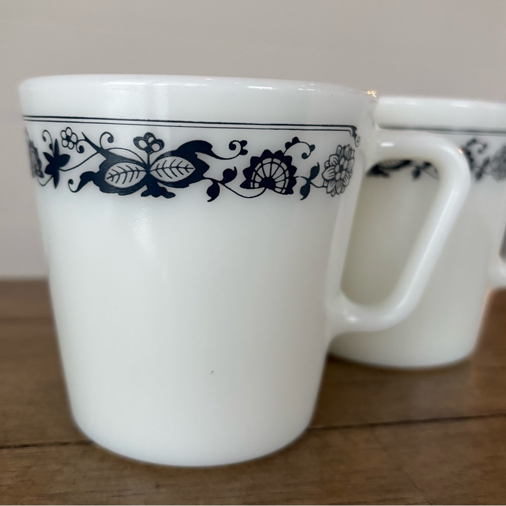 Vintage Pyrex Old Town Blue Onion White Milk Glass Mugs Set of 2 - Picture 2 of 14